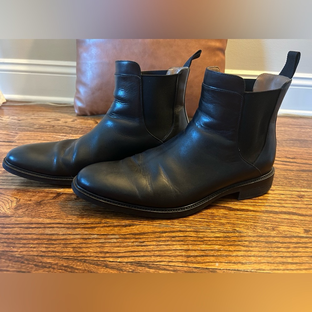 Cole haan size 10.5 Men's Black Leather Chelsea Boots